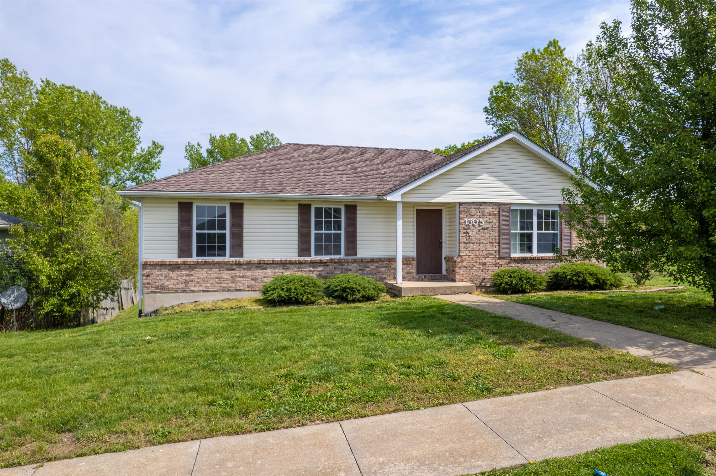 1305 Omaha Ct